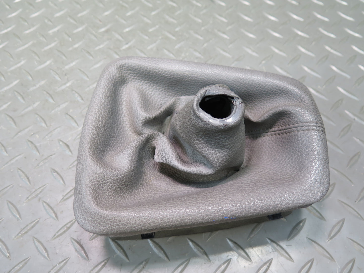 94-99 BMW E36 318i 318ti M/T Manual Transmission Shifter Boot Cover OEM