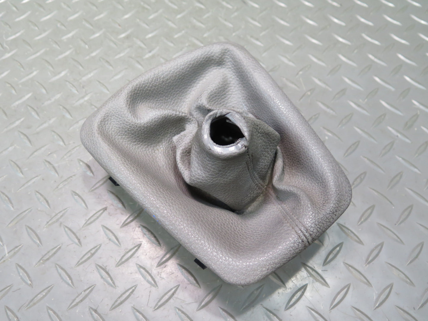 94-99 BMW E36 318i 318ti M/T Manual Transmission Shifter Boot Cover OEM