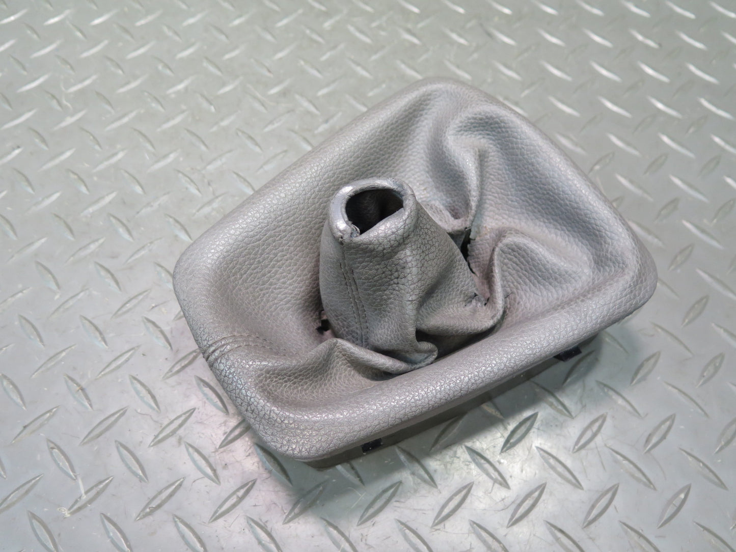 94-99 BMW E36 318i 318ti M/T Manual Transmission Shifter Boot Cover OEM