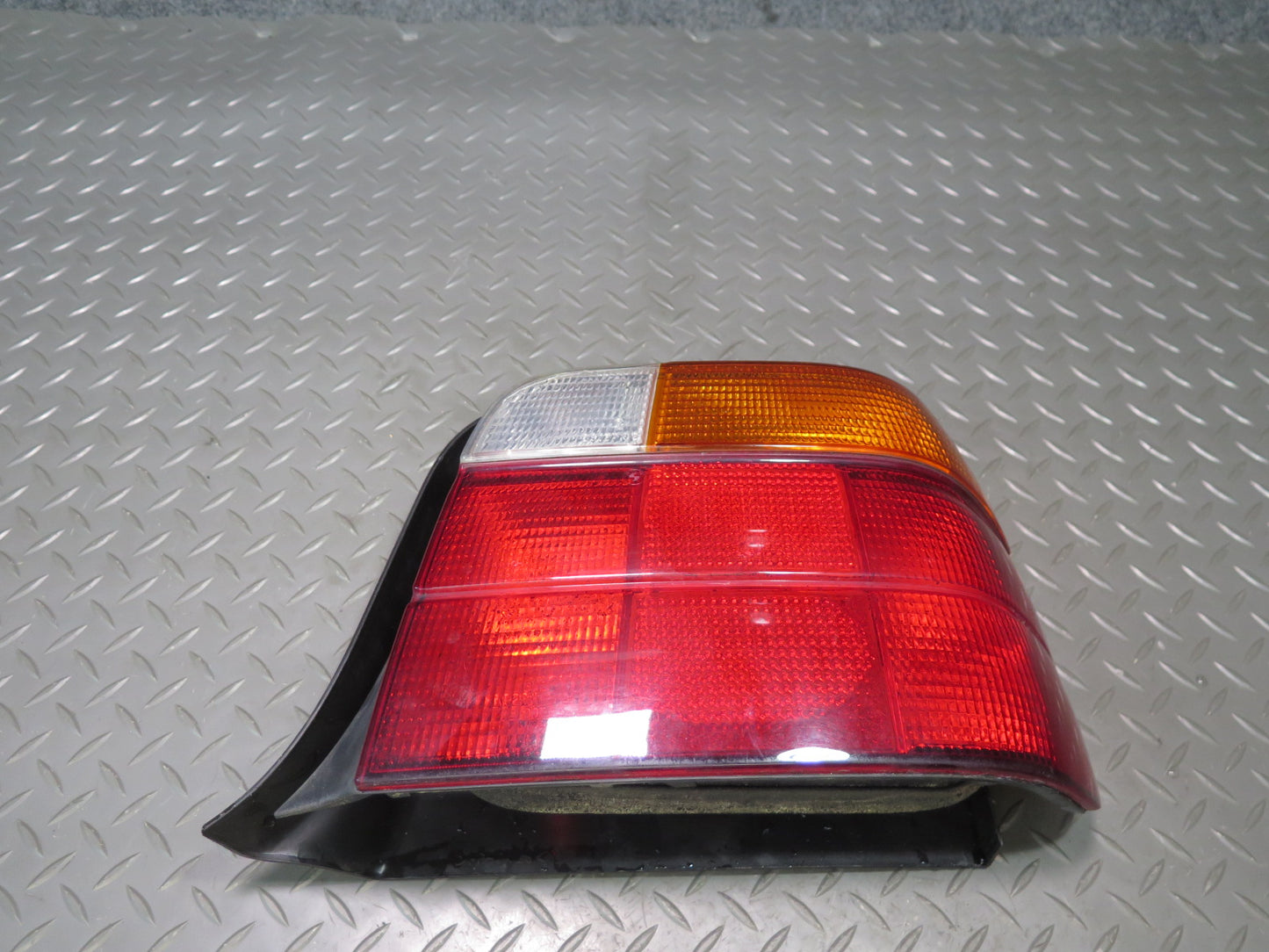 95-99 BMW E36 318ti Compact Hatchback Rear Right Tail Light Lamp OEM