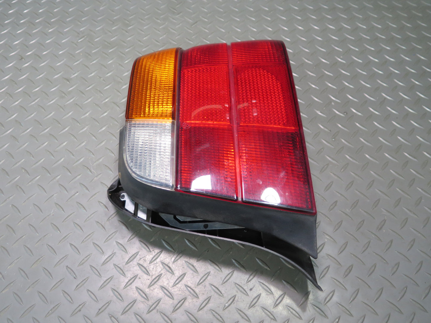 95-99 BMW E36 318ti Compact Hatchback Rear Right Tail Light Lamp OEM