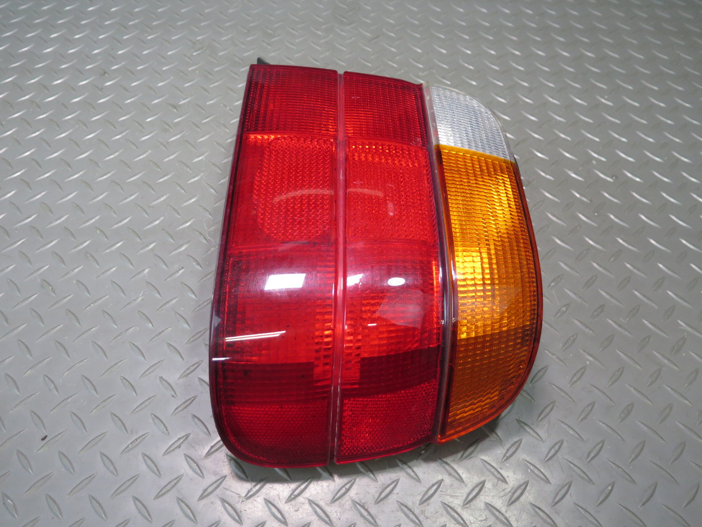 95-99 BMW E36 318ti Compact Hatchback Rear Right Tail Light Lamp OEM