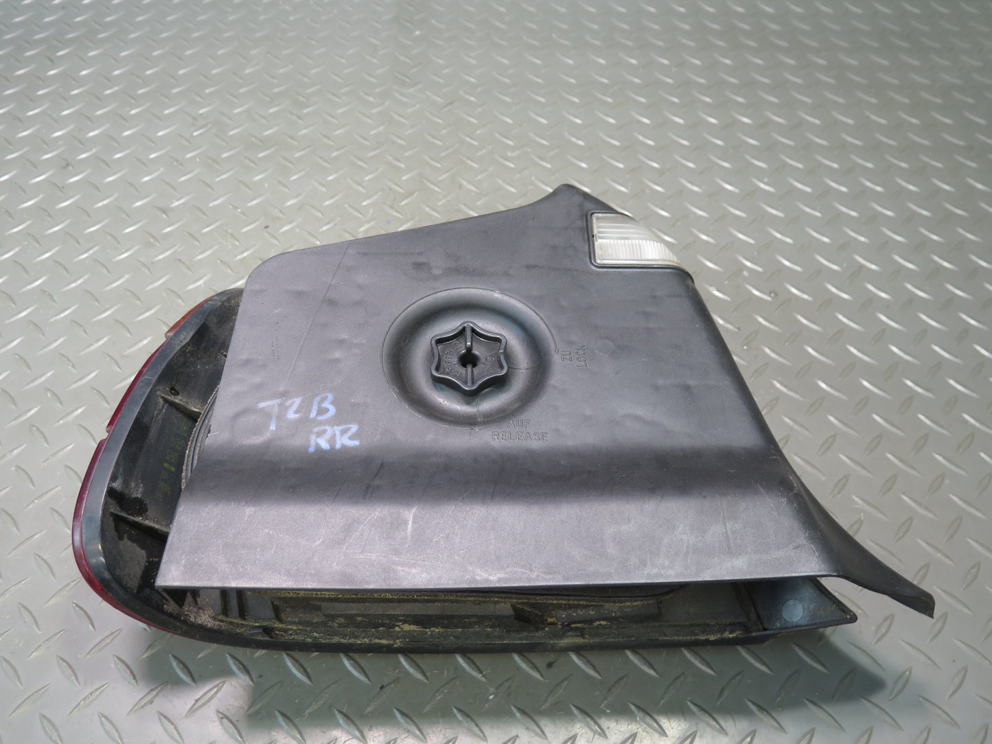 95-99 BMW E36 318ti Compact Hatchback Rear Right Tail Light Lamp OEM