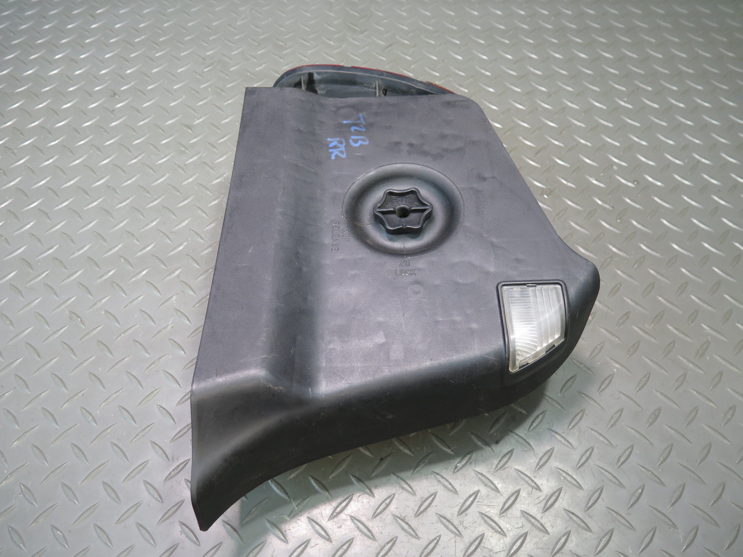95-99 BMW E36 318ti Compact Hatchback Rear Right Tail Light Lamp OEM