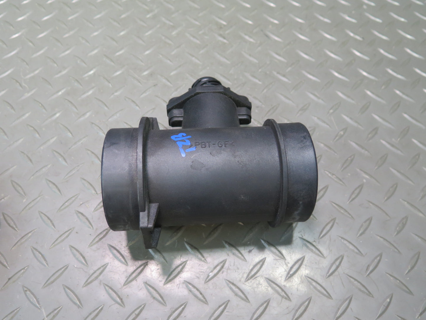95-99 BMW E36 318ti Mass Air Flow Meter MAF Sensor OEM