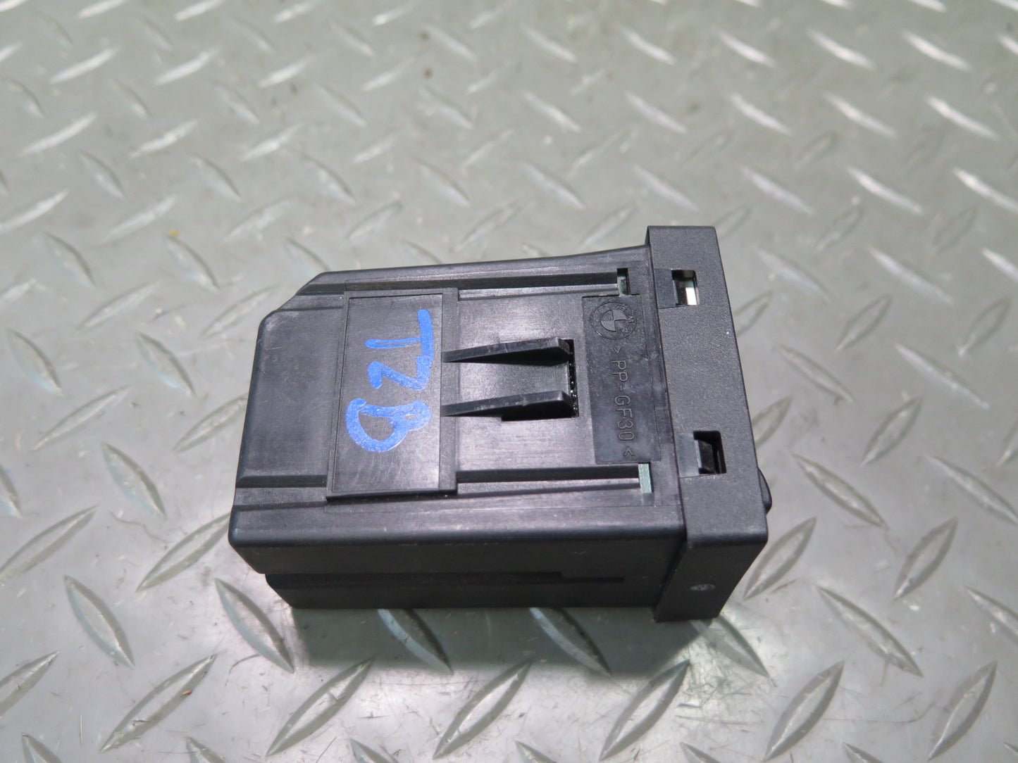 95-99 BMW E36 318ti ON Board Computer Clock Temperature Display OEM