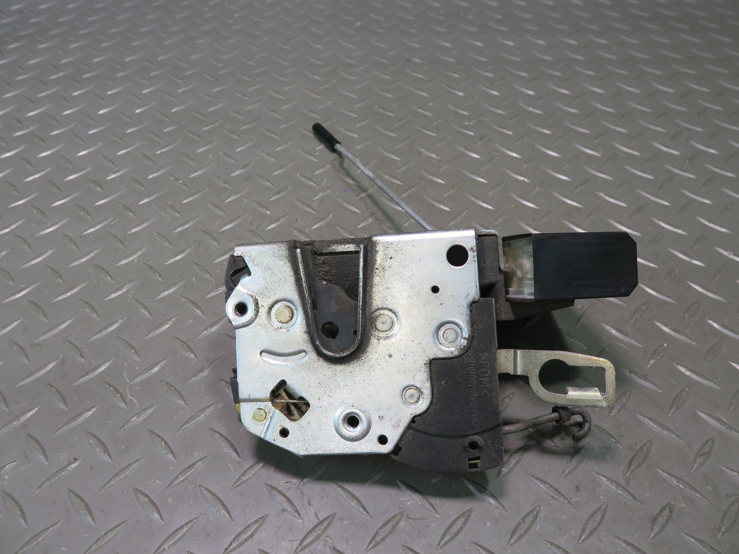 94-99 BMW E36 318ti Coupe Convertible Front Right Door Lock Latch Actuator OEM
