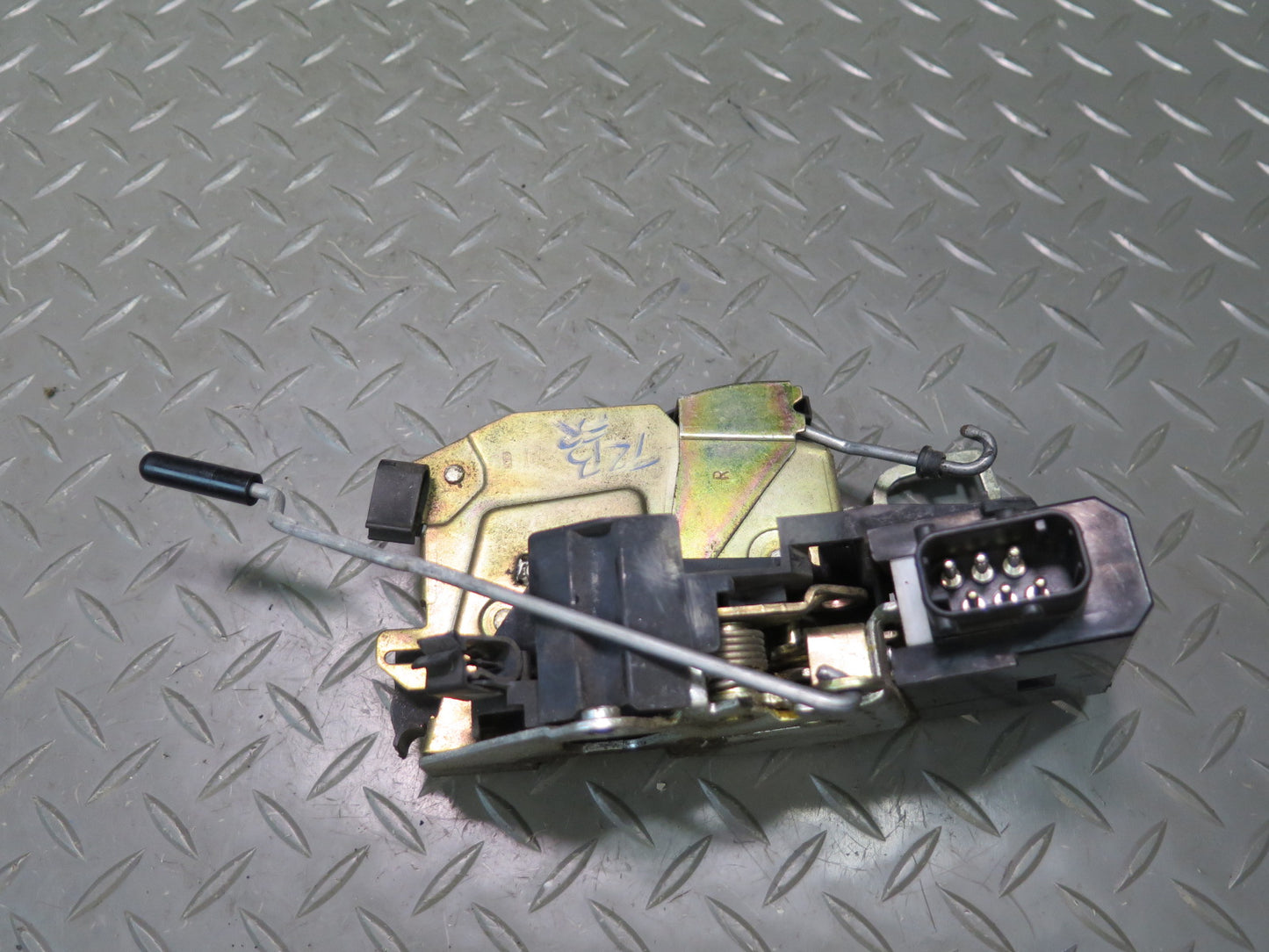 94-99 BMW E36 318ti Coupe Convertible Front Right Door Lock Latch Actuator OEM
