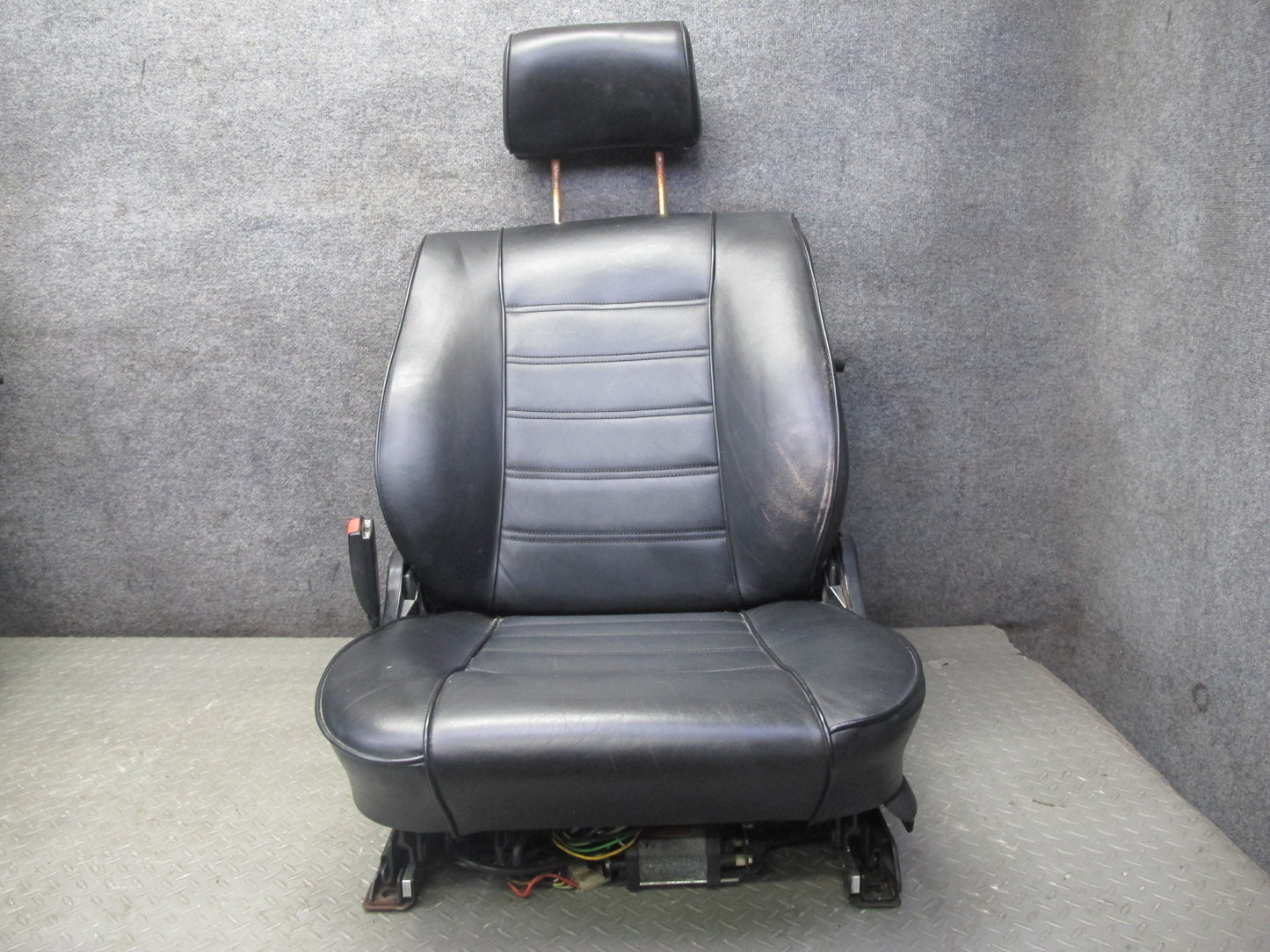 84-85 BMW E24 633CSI Front Left & Right Side Leather Sport Seat Black Set OEM