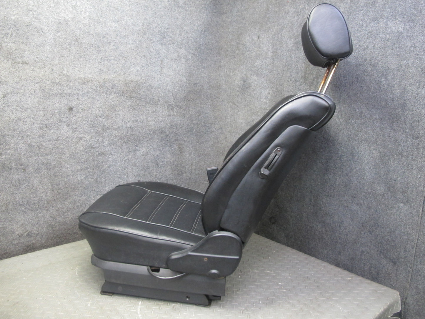 84-85 BMW E24 633CSI Front Left & Right Side Leather Sport Seat Black Set OEM