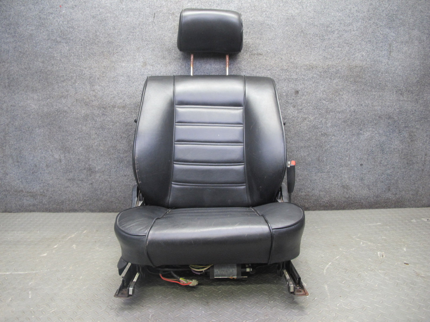 84-85 BMW E24 633CSI Front Left & Right Side Leather Sport Seat Black Set OEM