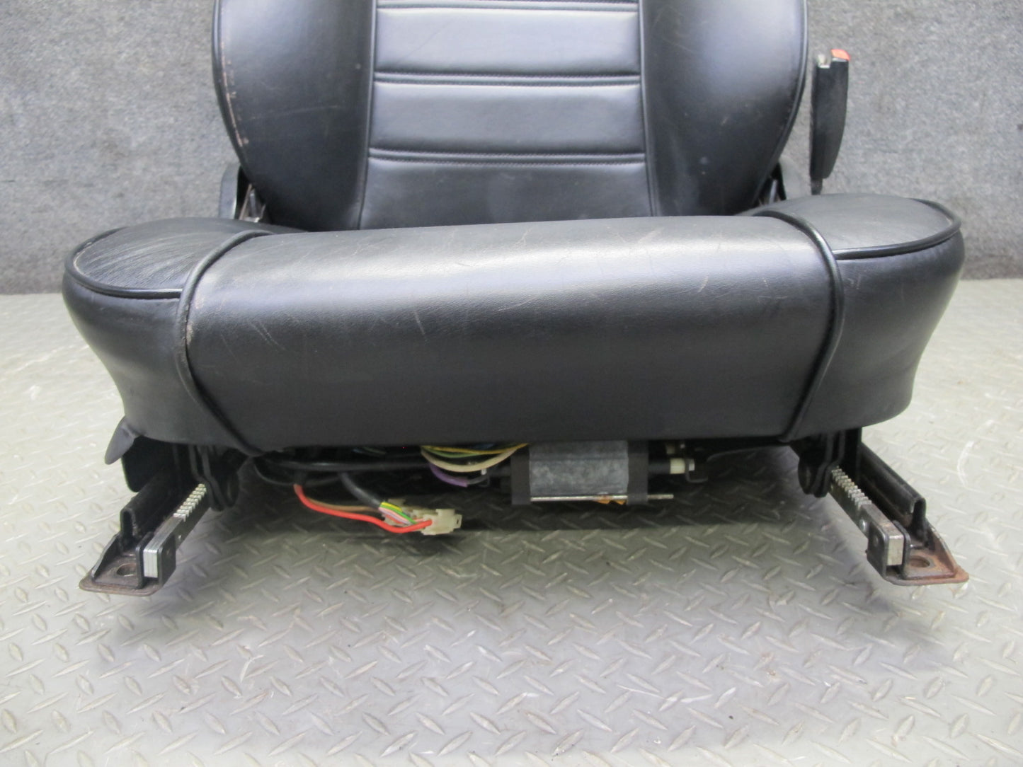 84-85 BMW E24 633CSI Front Left & Right Side Leather Sport Seat Black Set OEM