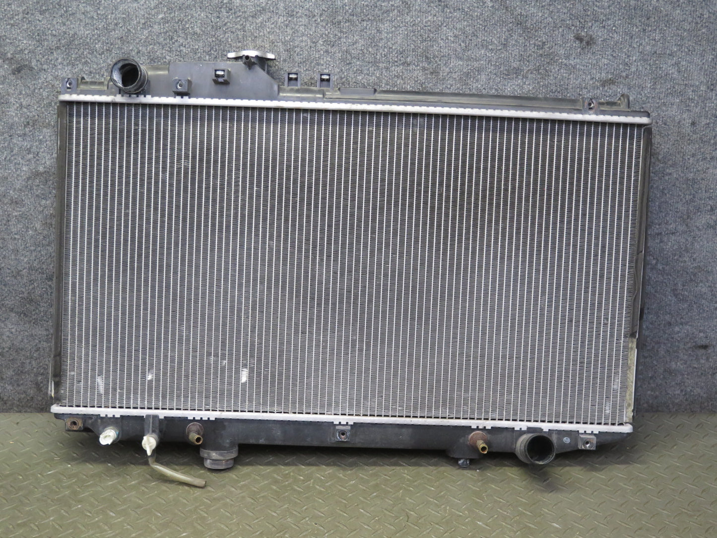 01-05 Lexus UZS161L GS430 Engine Cooling Radiator w Cap 71K Miles OEM