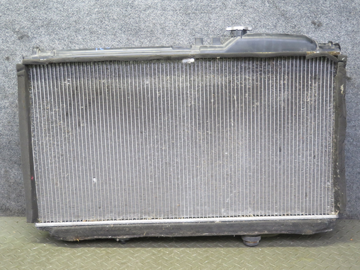 01-05 Lexus UZS161L GS430 Engine Cooling Radiator w Cap 71K Miles OEM