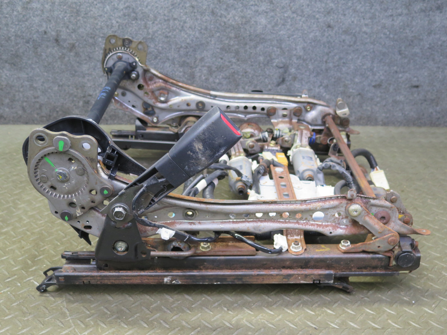 00-05 Lexus GS300 GS400 GS430 Front Left Seat Lower Frame Track Rail w Motor OEM