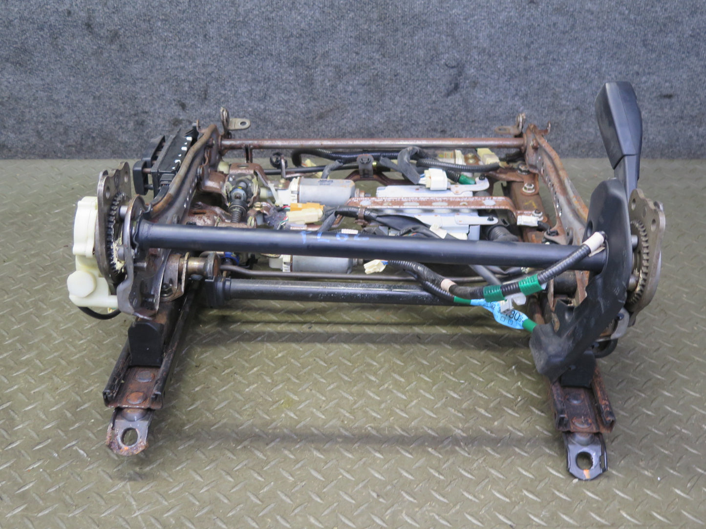 00-05 Lexus GS300 GS400 GS430 Front Left Seat Lower Frame Track Rail w Motor OEM