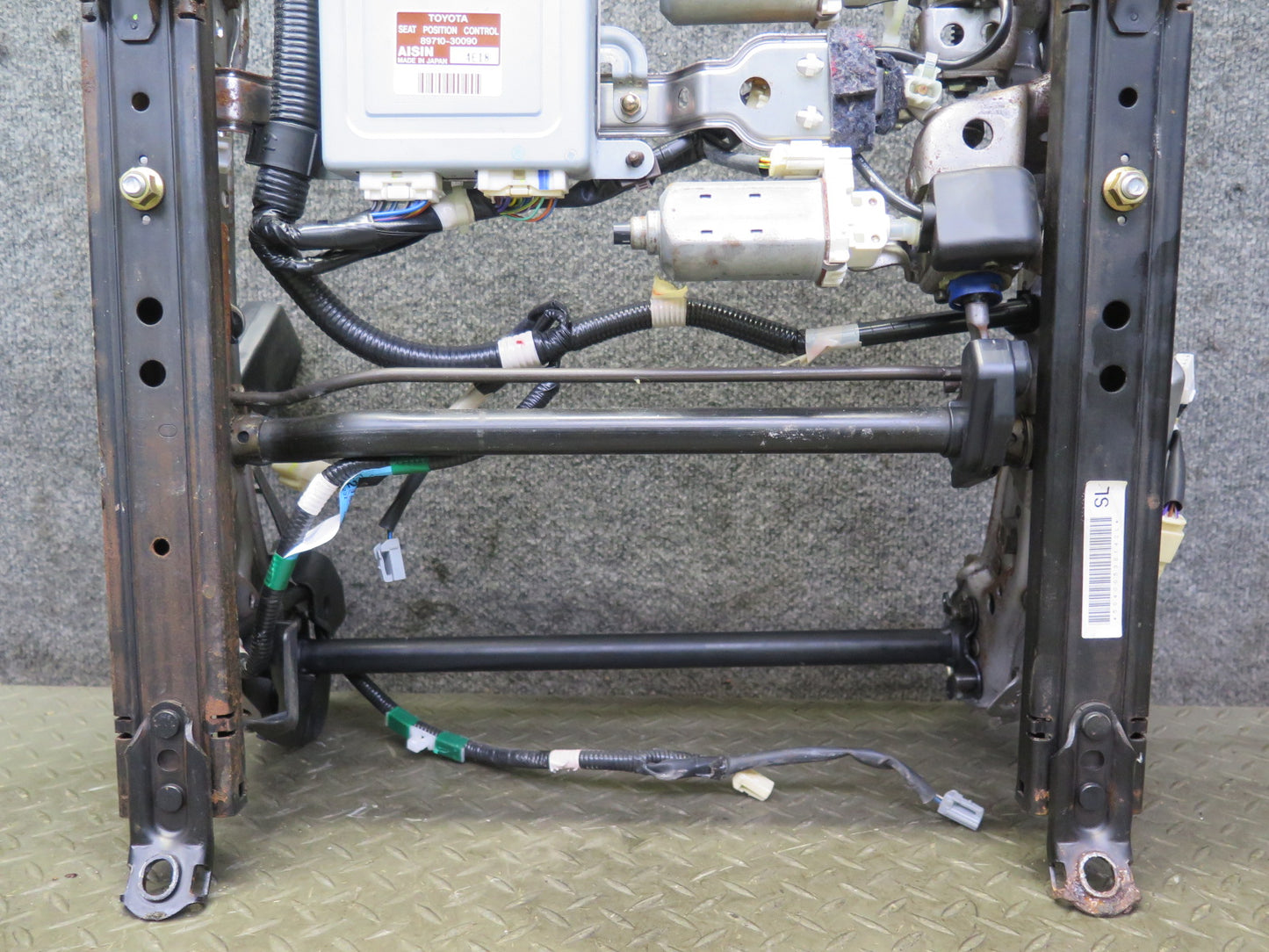 00-05 Lexus GS300 GS400 GS430 Front Left Seat Lower Frame Track Rail w Motor OEM