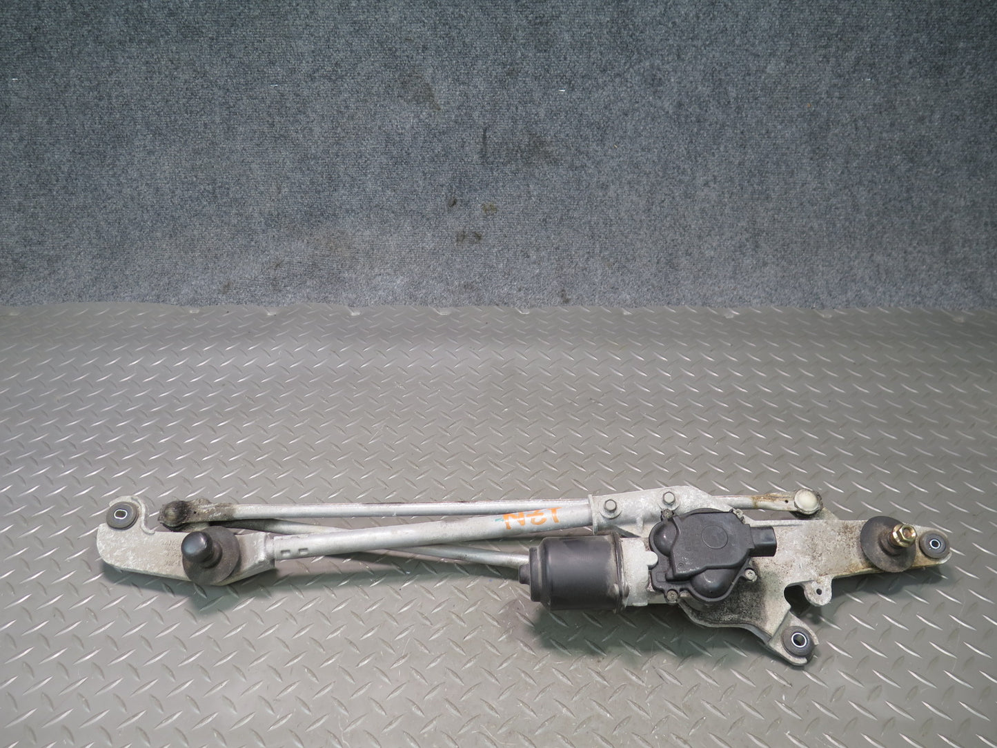 06-09 Nissan 350Z Z33 Convert Windshield Wiper Transmission Linkage & Motor OEM