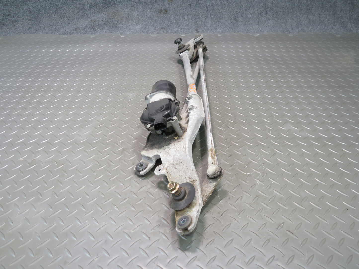 06-09 Nissan 350Z Z33 Convert Windshield Wiper Transmission Linkage & Motor OEM