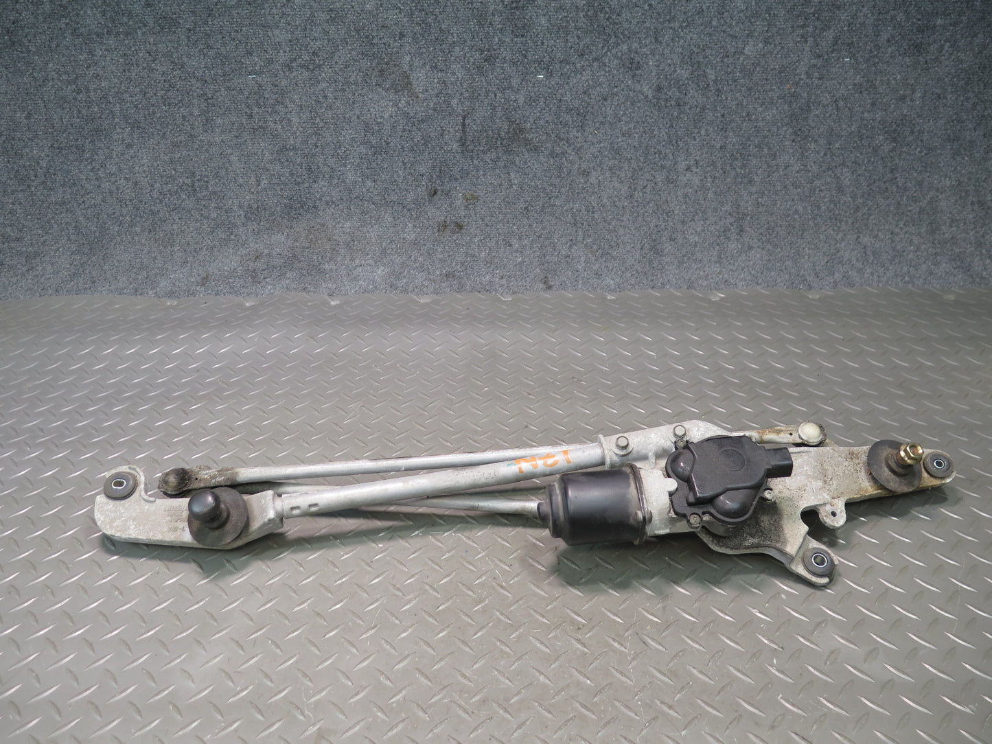 06-09 Nissan 350Z Z33 Convert Windshield Wiper Transmission Linkage & Motor OEM