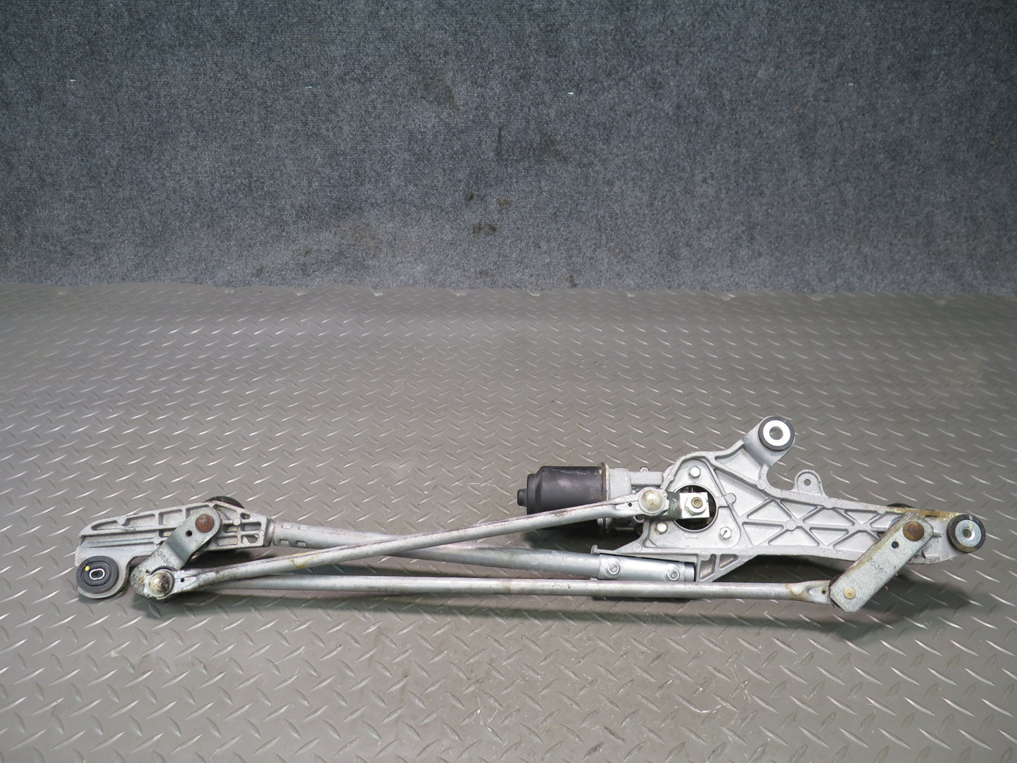 06-09 Nissan 350Z Z33 Convert Windshield Wiper Transmission Linkage & Motor OEM