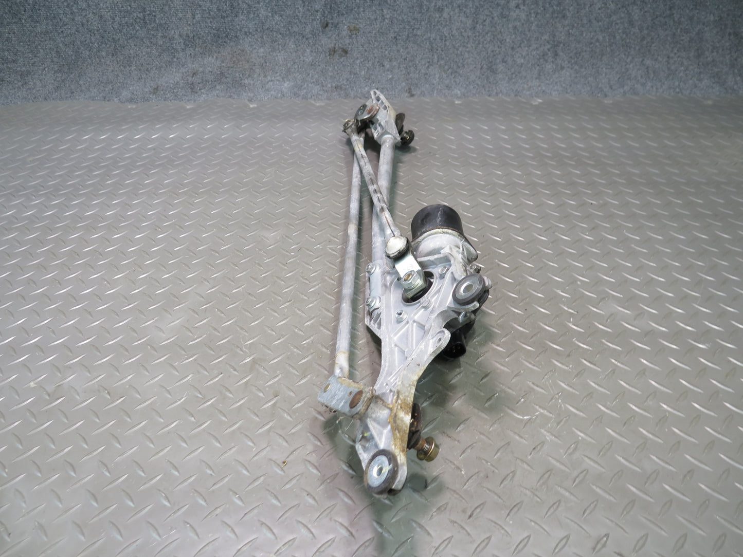06-09 Nissan 350Z Z33 Convert Windshield Wiper Transmission Linkage & Motor OEM