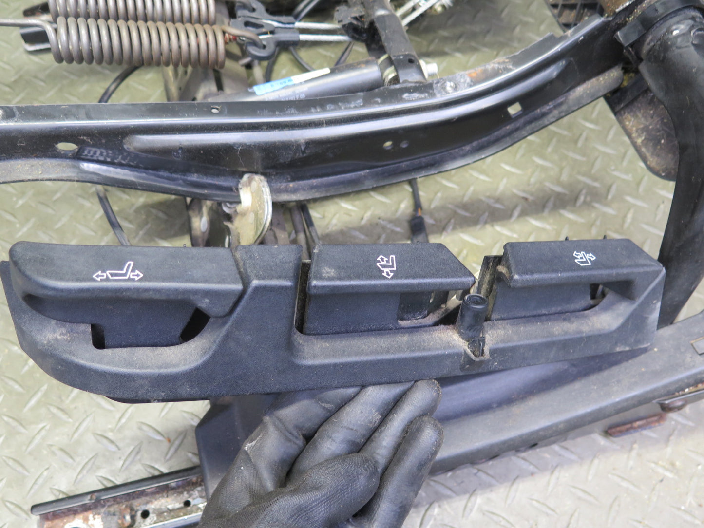 94-99 BMW E36 318i 318ti Front Left Seat Lower Frame Track Rail OEM