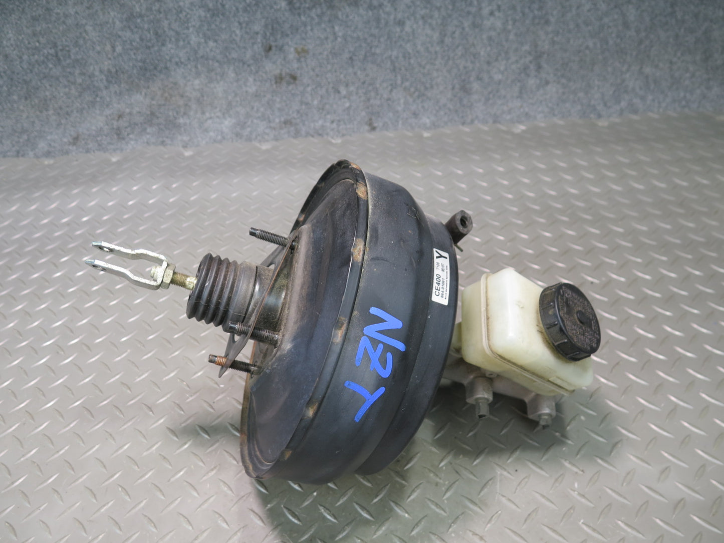 06-08 Nissan 350Z MT Convertible Brake Master Cylinder Booster Reservoir OEM