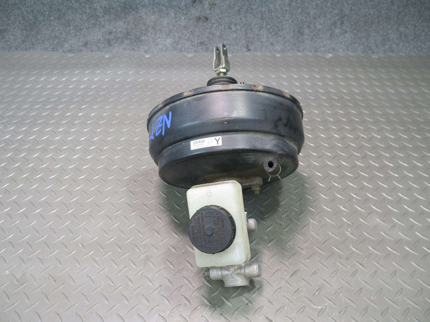 06-08 Nissan 350Z MT Convertible Brake Master Cylinder Booster Reservoir OEM