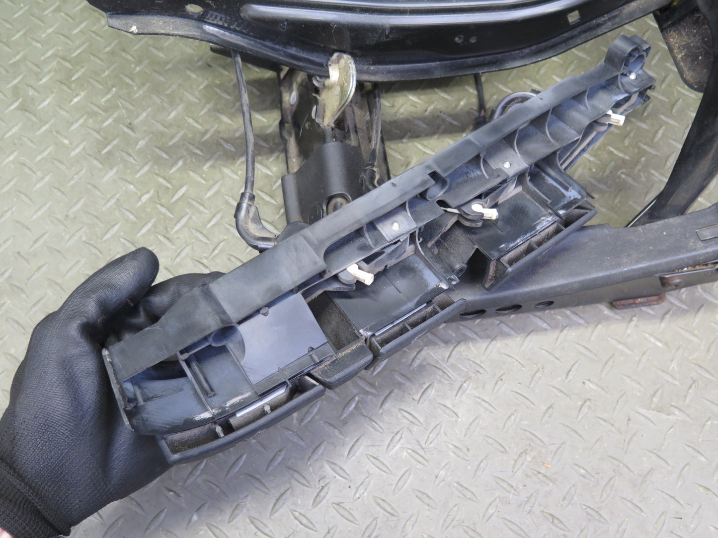 94-99 BMW E36 318i 318ti Front Left Seat Lower Frame Track Rail OEM