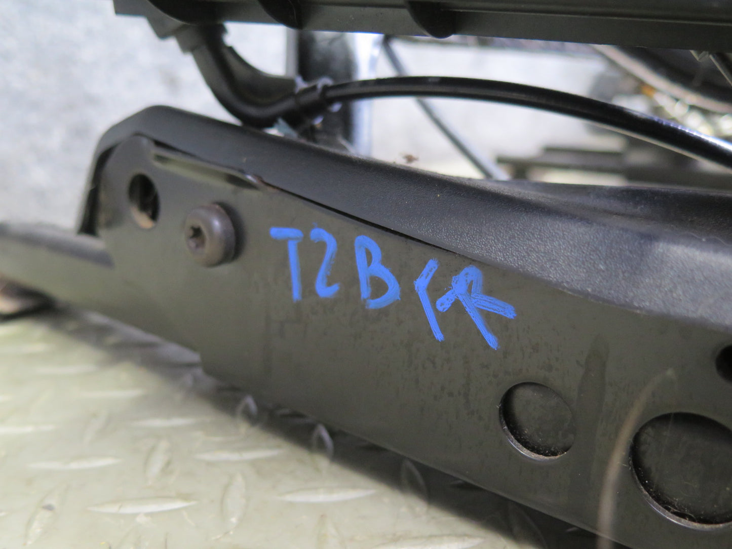 94-99 BMW E36 318i 318ti Front Right Seat Lower Frame Track Rail OEM