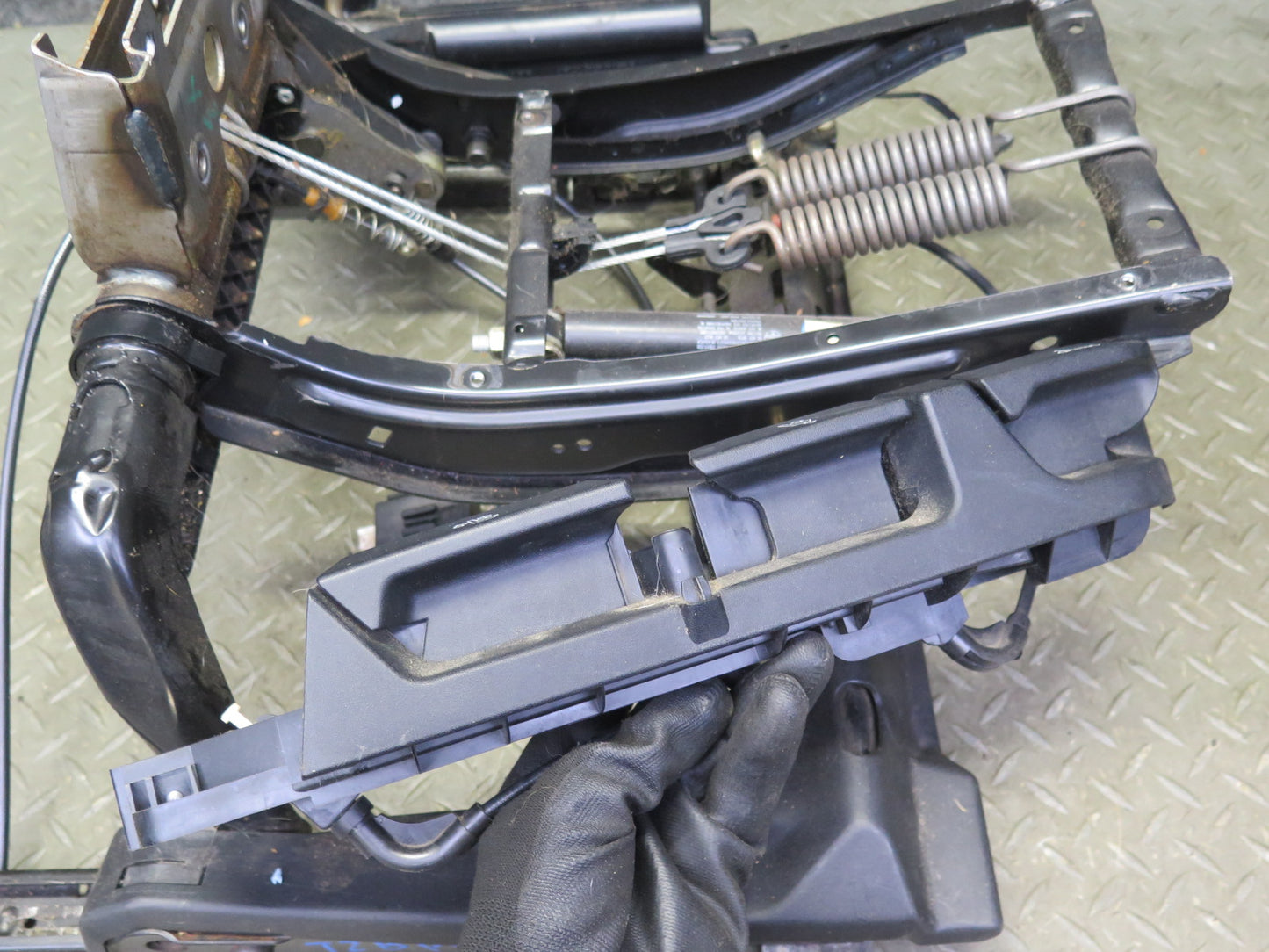 94-99 BMW E36 318i 318ti Front Right Seat Lower Frame Track Rail OEM