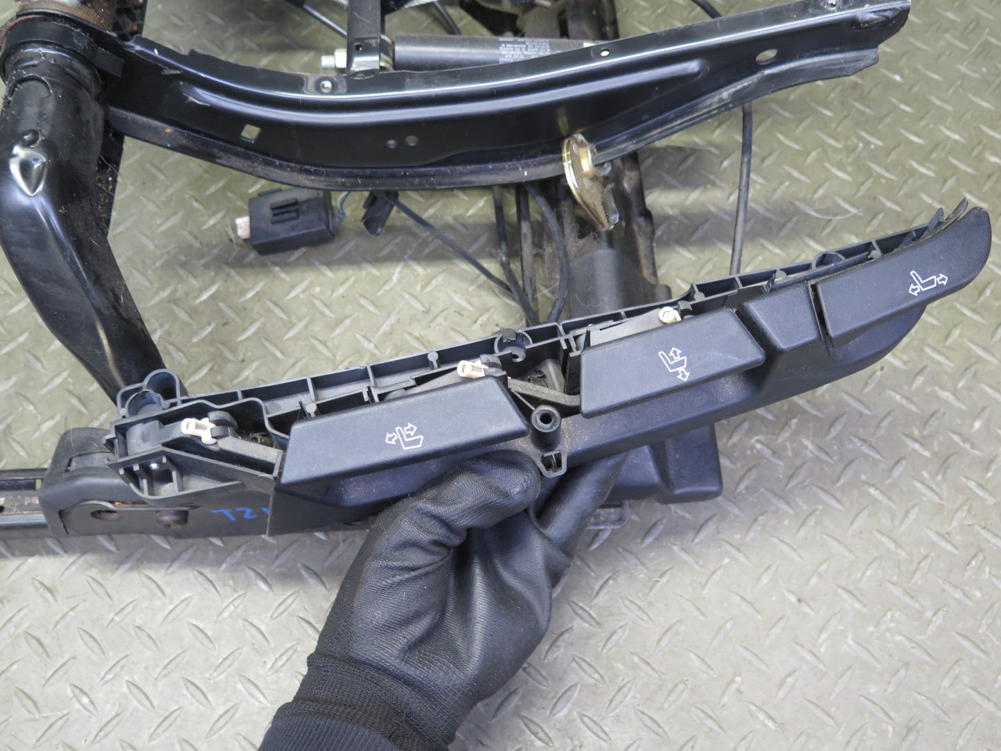 94-99 BMW E36 318i 318ti Front Right Seat Lower Frame Track Rail OEM