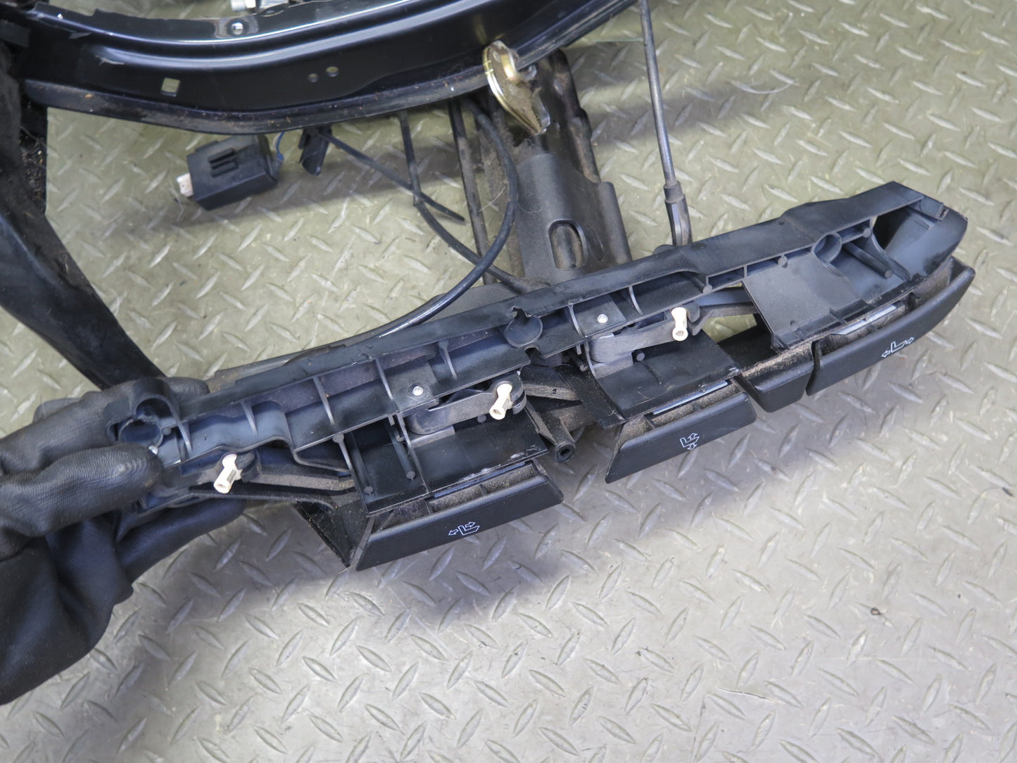94-99 BMW E36 318i 318ti Front Right Seat Lower Frame Track Rail OEM