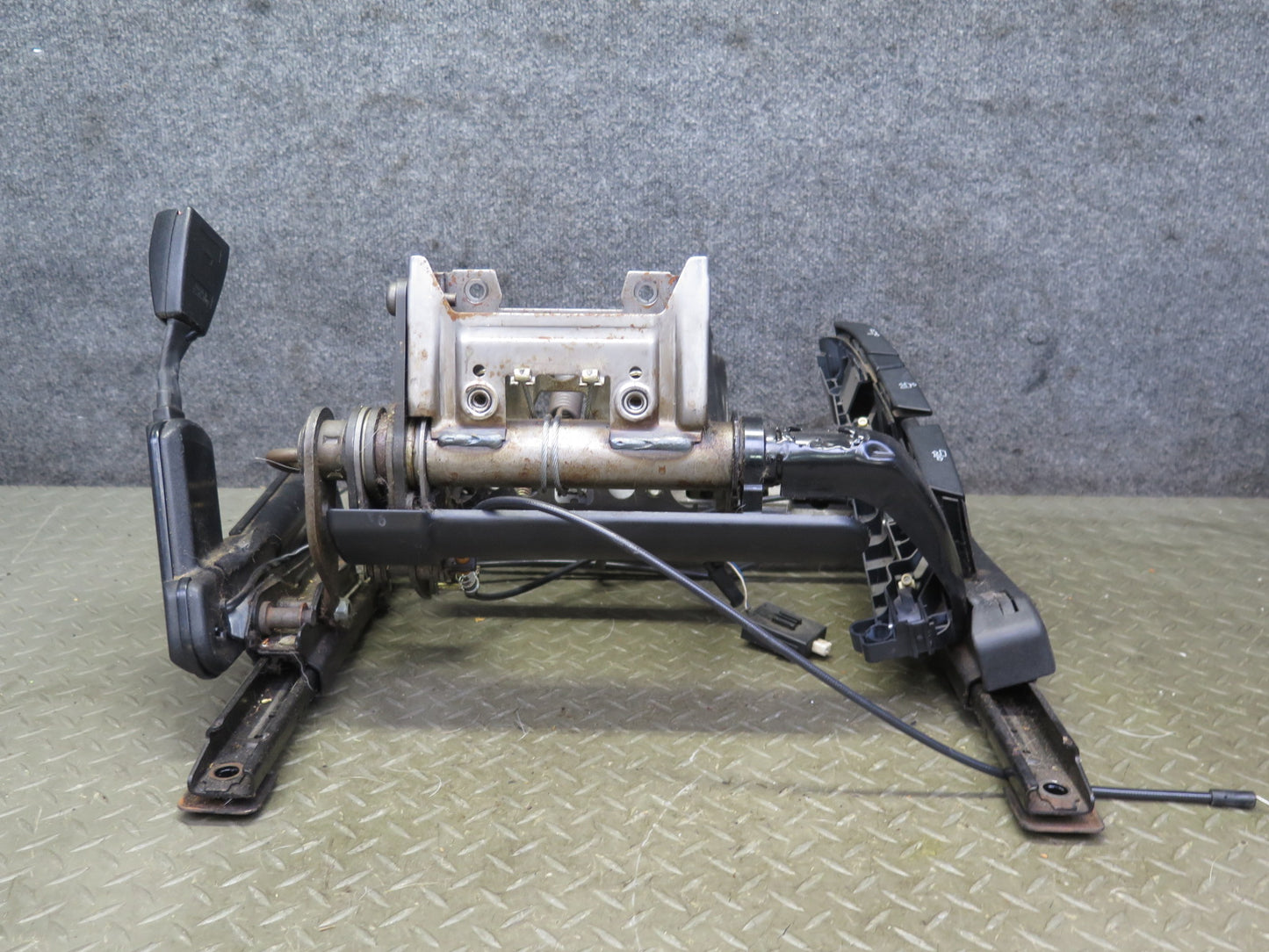 94-99 BMW E36 318i 318ti Front Right Seat Lower Frame Track Rail OEM