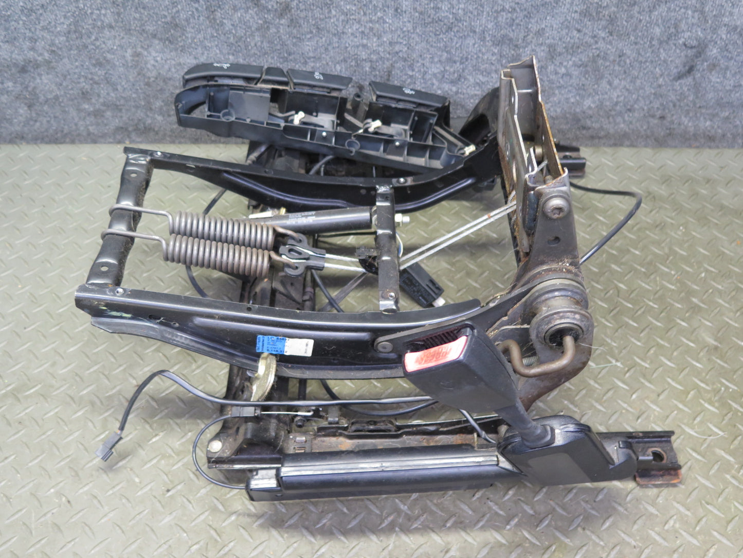 94-99 BMW E36 318i 318ti Front Right Seat Lower Frame Track Rail OEM