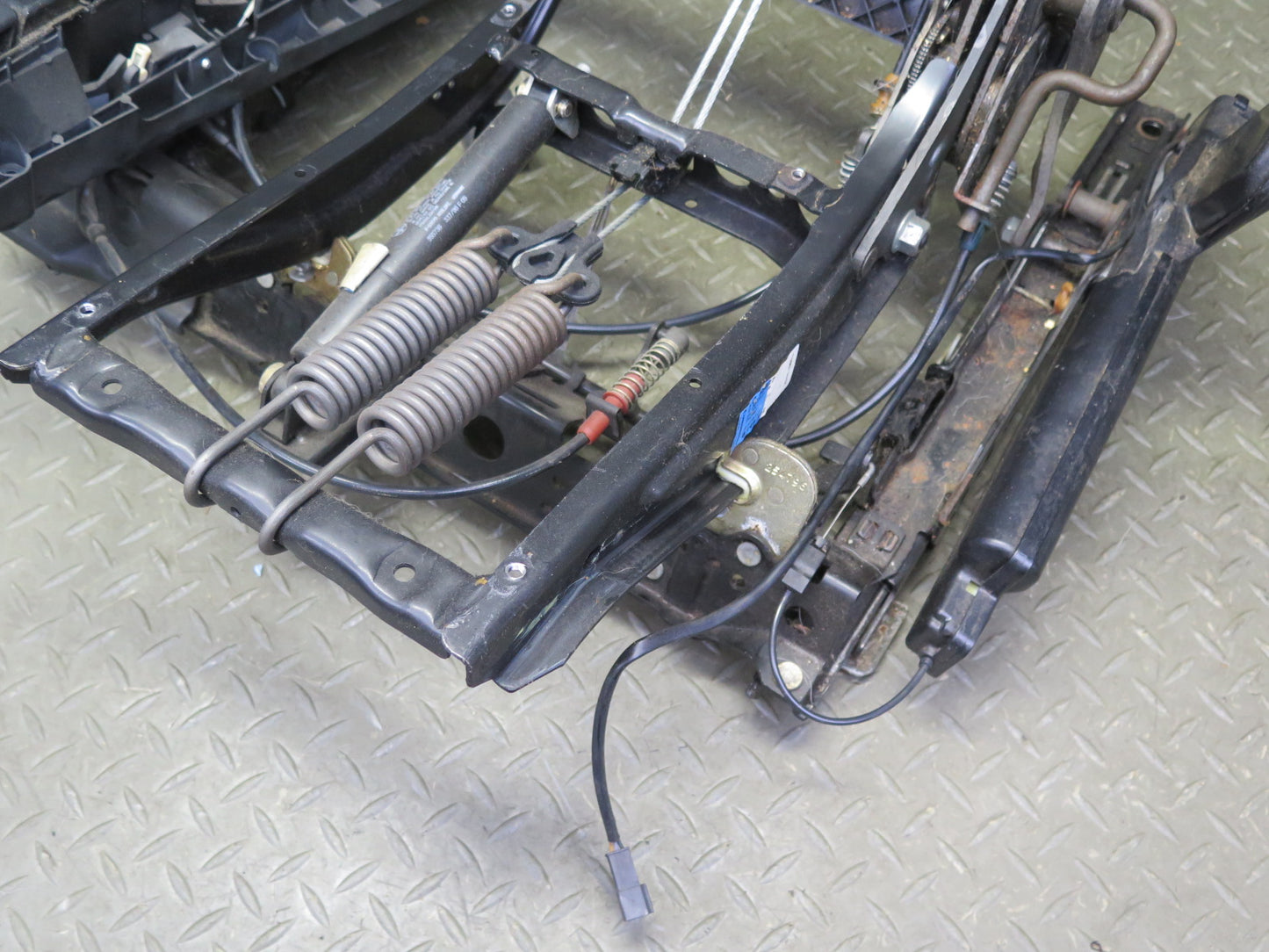 94-99 BMW E36 318i 318ti Front Right Seat Lower Frame Track Rail OEM