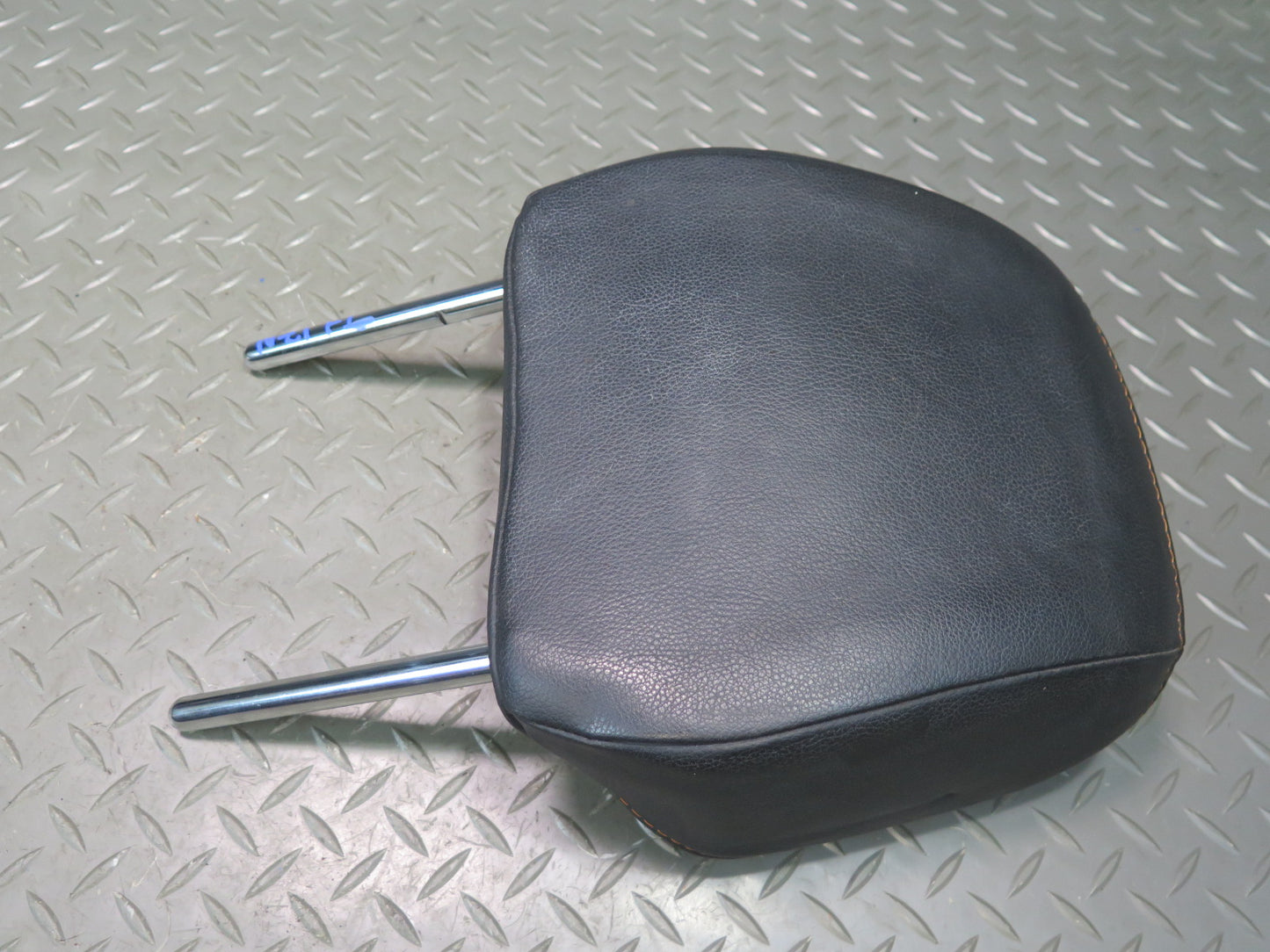 07-09 Nissan 350Z Z33 Conv Front Left & Right Leather Headrest Black Set OEM