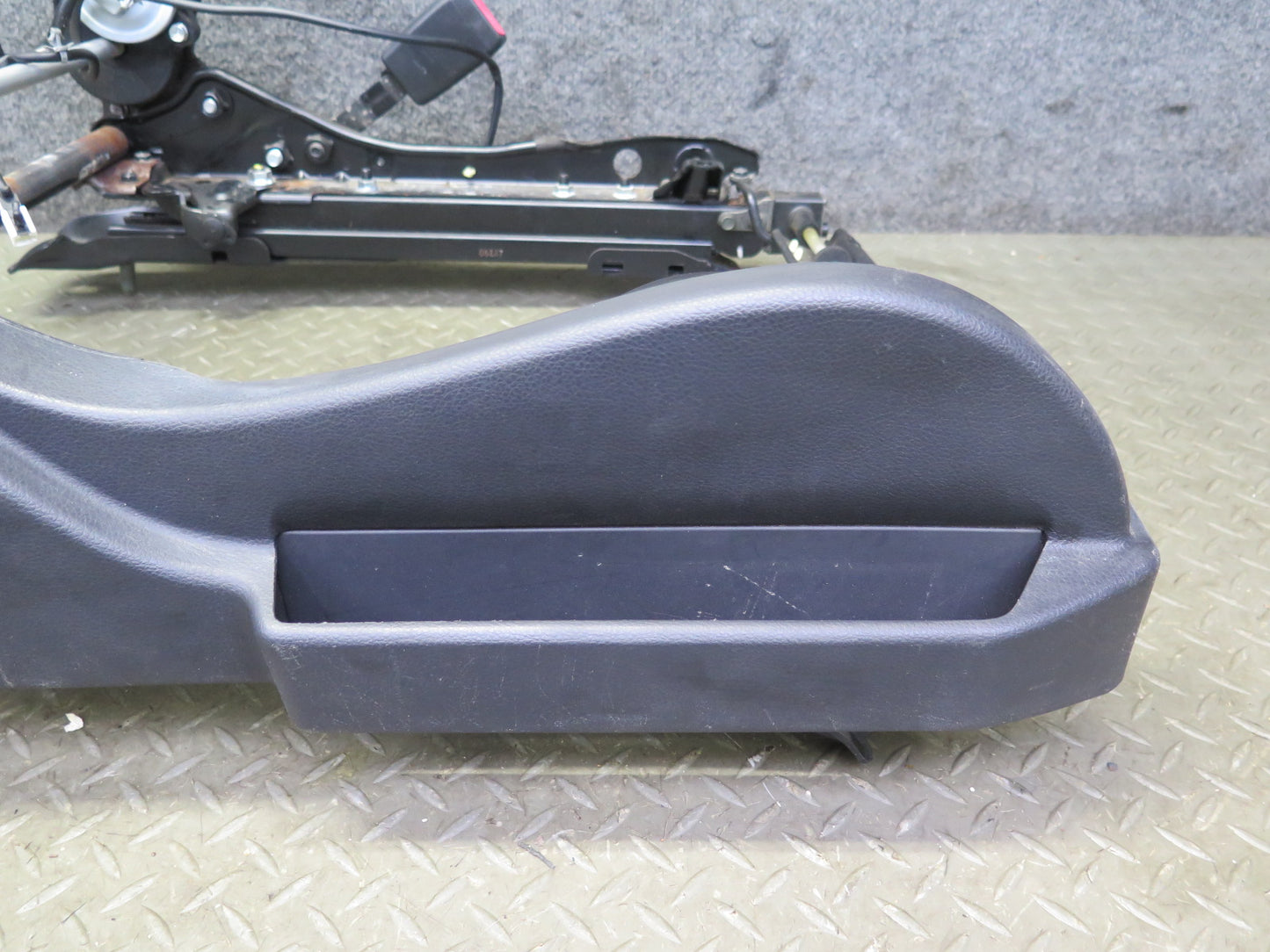 07-09 Nissan 350Z Z33 Convert Front Right Seat Lower Frame Track Rail Motor OEM