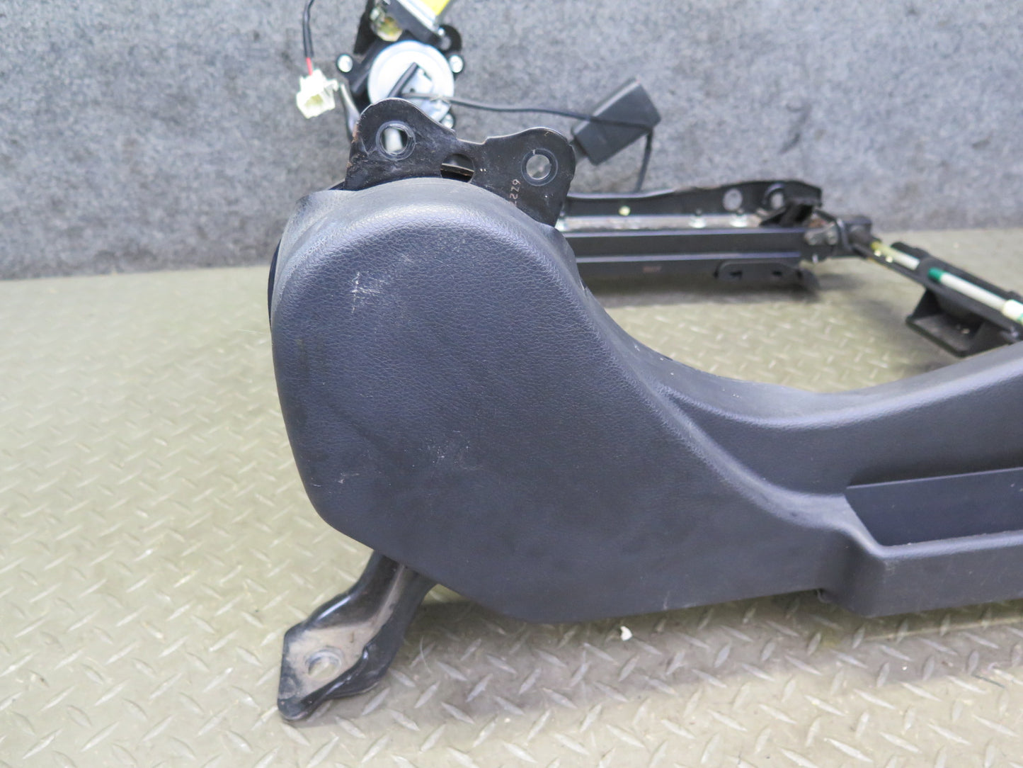 07-09 Nissan 350Z Z33 Convert Front Right Seat Lower Frame Track Rail Motor OEM