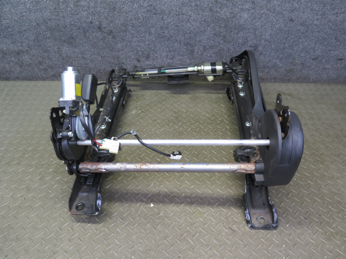 07-09 Nissan 350Z Z33 Convert Front Right Seat Lower Frame Track Rail Motor OEM