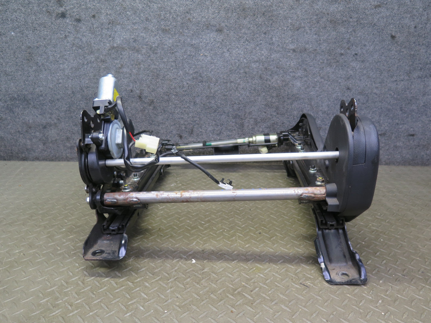 07-09 Nissan 350Z Z33 Convert Front Right Seat Lower Frame Track Rail Motor OEM