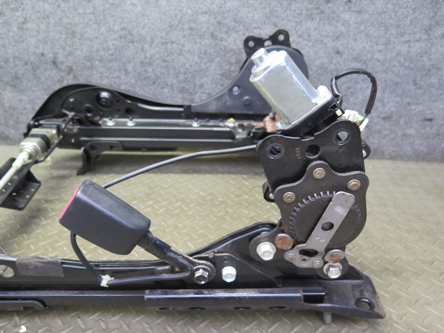 07-09 Nissan 350Z Z33 Convert Front Right Seat Lower Frame Track Rail Motor OEM