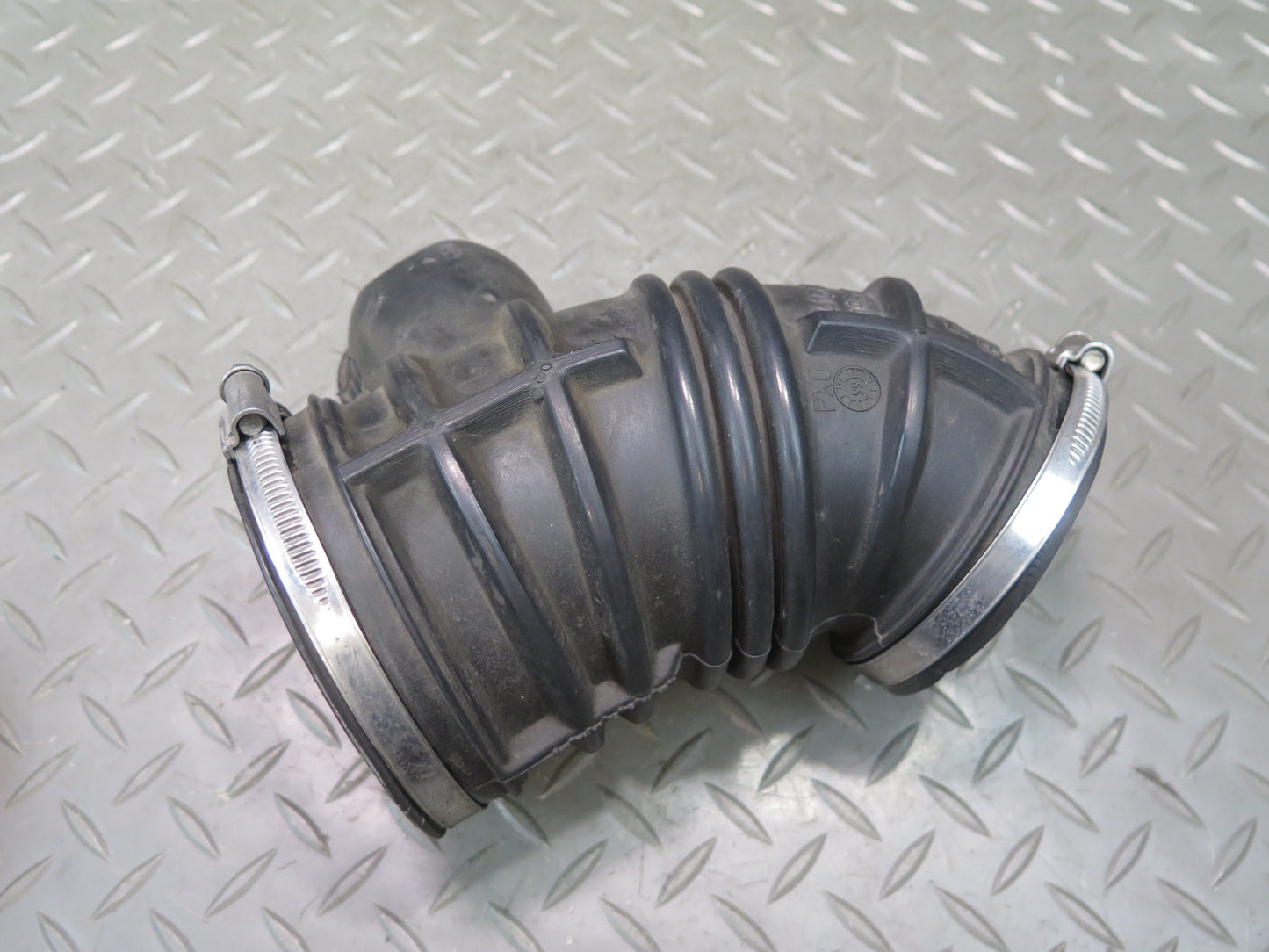 1999-2001 Porsche 911 996 3.4L Air Intake Cleaner Filter Box Duct Tube Pipe