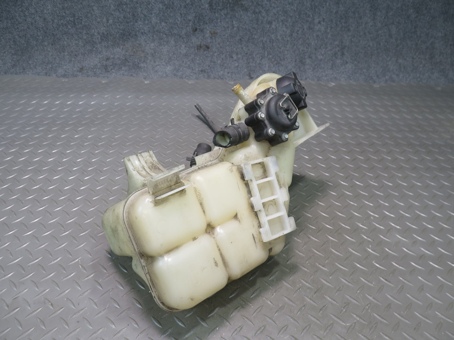 1999-2001 Porsche 911 996 Engine Overflow Expansion  Reservoir Tank 99610604756