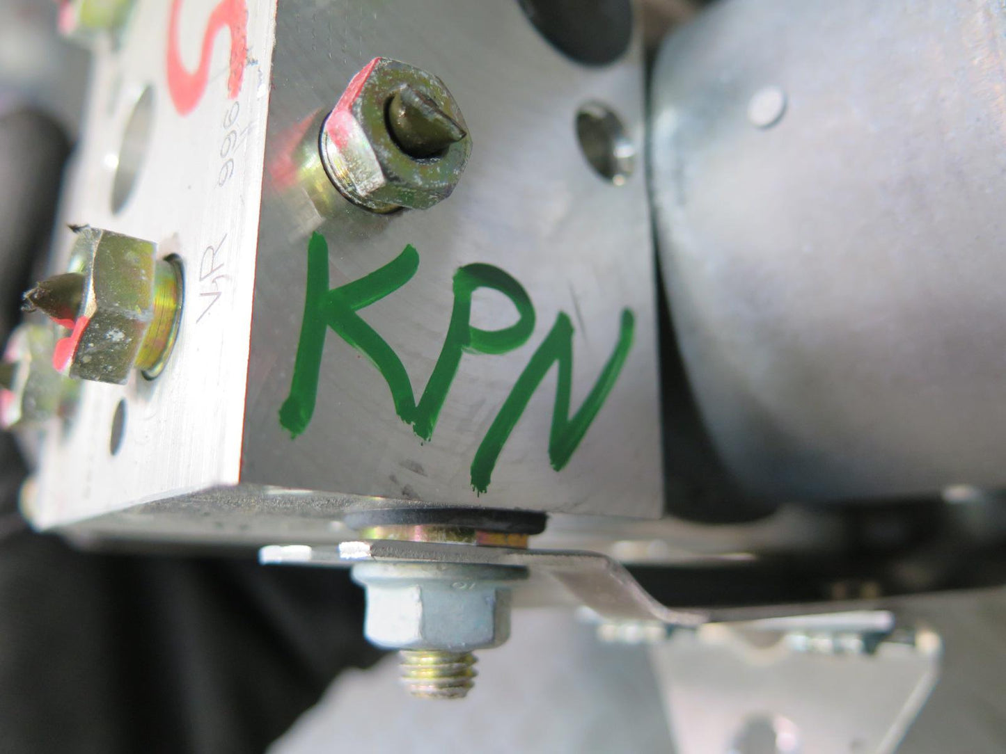 1999-2004 Porsche 911 996 Anti Lock Brake ABS Pump Module 99635575528 OEM