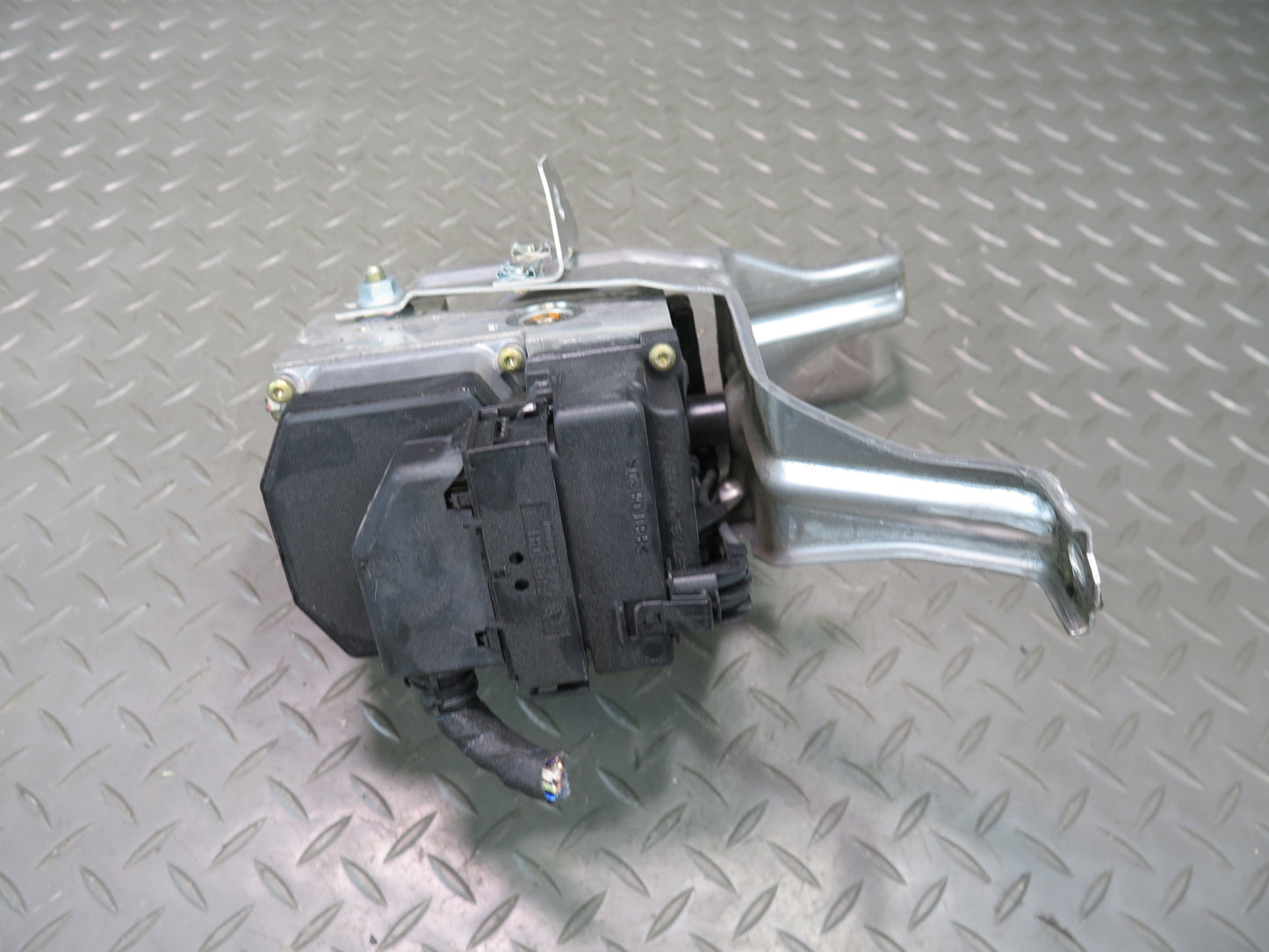 1999-2004 Porsche 911 996 Anti Lock Brake ABS Pump Module 99635575528 OEM