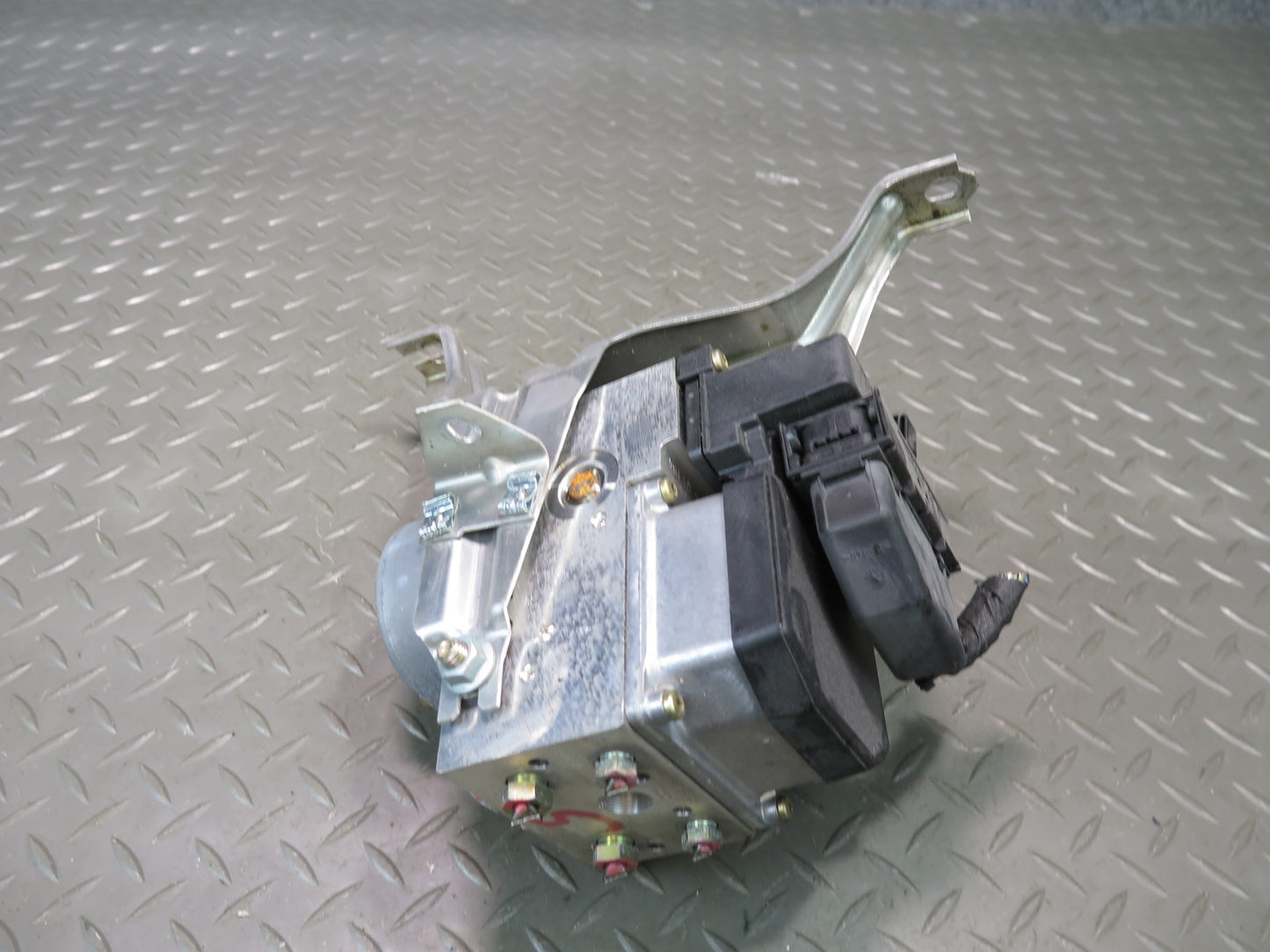 1999-2004 Porsche 911 996 Anti Lock Brake ABS Pump Module 99635575528 OEM