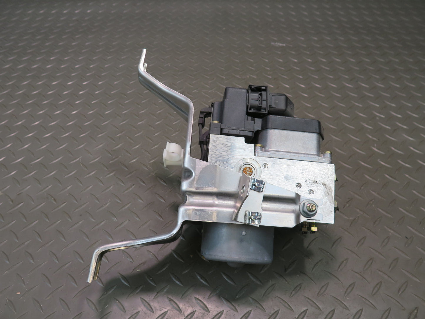 1999-2004 Porsche 911 996 Anti Lock Brake ABS Pump Module 99635575528 OEM