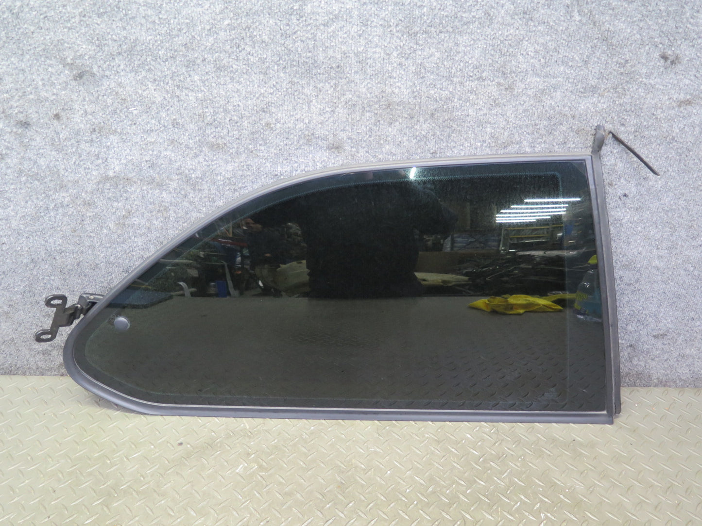 95-99 BMW E36 318ti Compact Rear Right Quarter Glass Window OEM